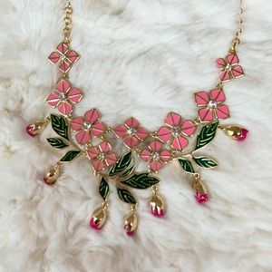 ANN TAYLOR Flower Necklace